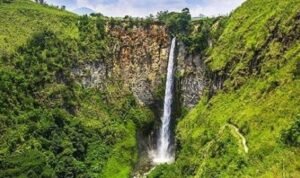 Hiburan di Air Terjun