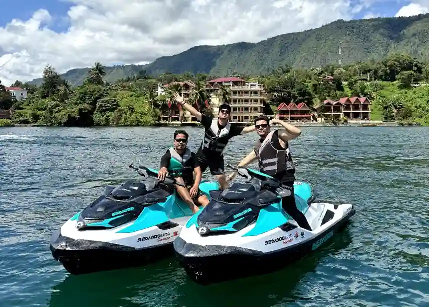 Wisata Jetski Danau Toba